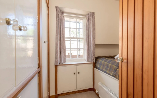 Altido Charming mews flat near the Dean Bridge