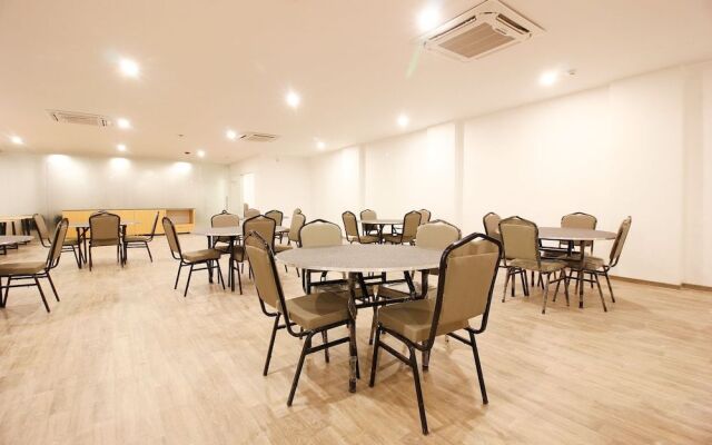 Oyo Townhouse 176 Rajdhani Residency