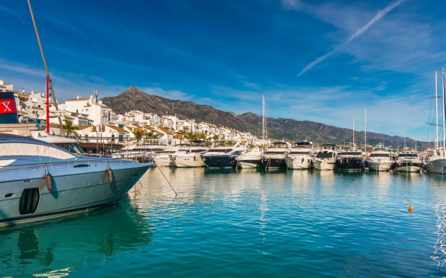 Fuerte Estepona Suites Spa