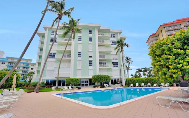Bungalow-style Beachfront Condo With Pool