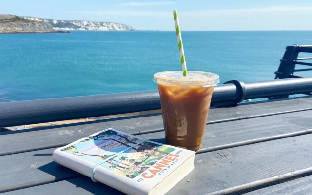 Spacious 2BD Flat With Stunning Views Folkestone