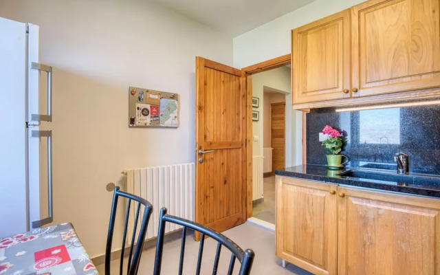 Gin 3-Bedroom Apartment in Mzaar