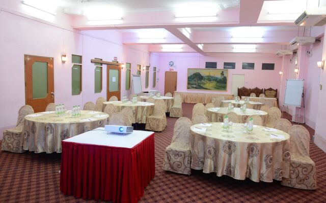 Central Hotel Yangon