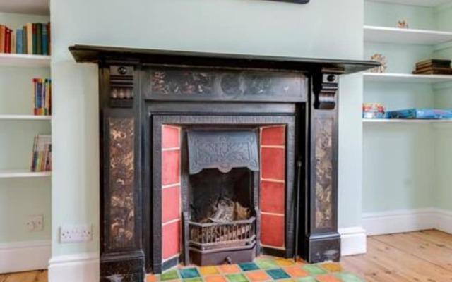 Summertown 4-br Family Home - Bright Spacious