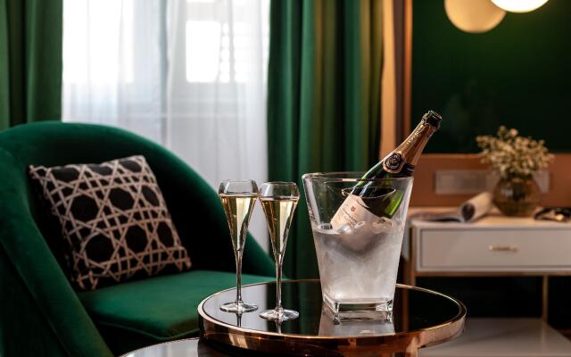 La Seine Hotel