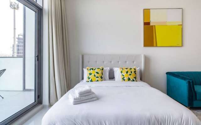 Cozy studio in Damac Hills 1