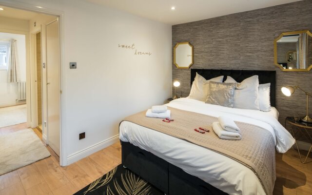 Charming 2-bed House in Central