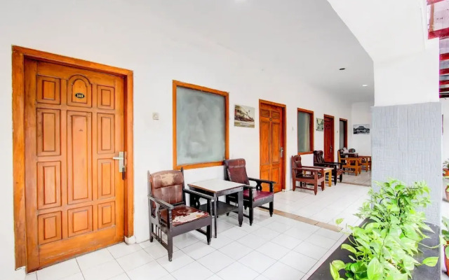 Collection O Jalan Slamet Riyadi Near Kampung Batik Kauman Formerly Hotel Grand Kota