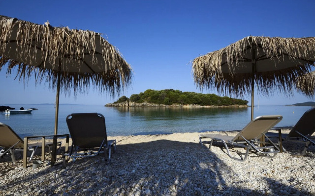 Prima Vista Beachfront Boutique Hotel