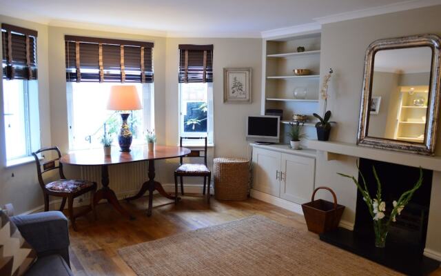 Stylish 2 Bedroom Apartment In London