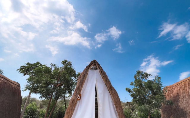 AMALIFE Beach Club & Hotel