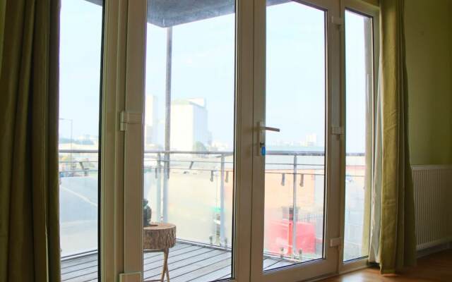 Modern 3 Bedroom Property Near Edinburgh Harbour