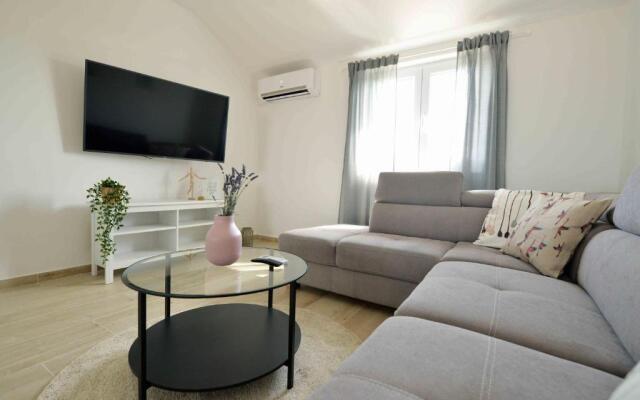Apartments Enida