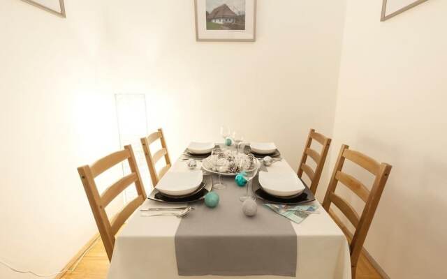 RBNB Apartments - Inner City I.