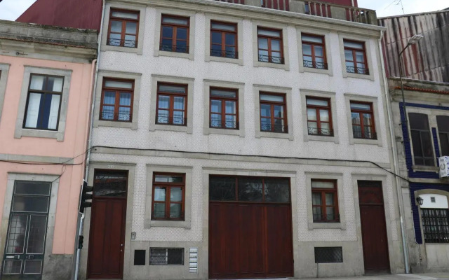 Metro Heroismo Residence