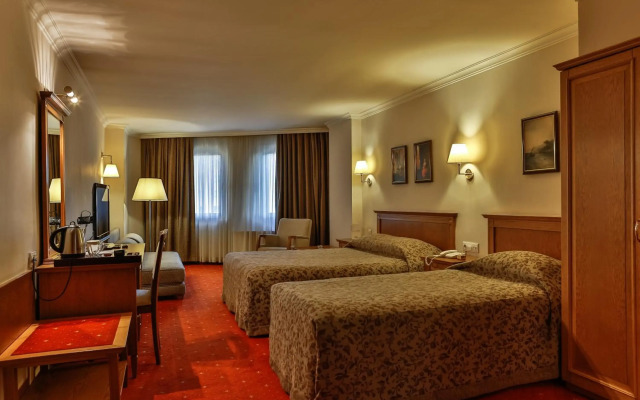 Central Hotel