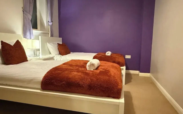 Coventry - 3 Beds - Pet Friendly - Free Parking