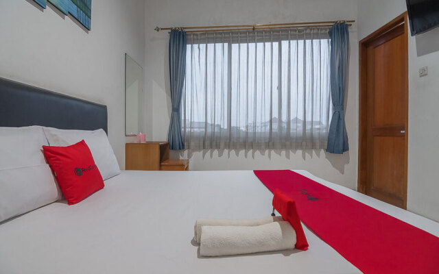 Reddoorz Near Setrasari Mall