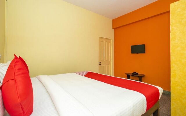 OYO 17136 Hotel Chinmayee Inn