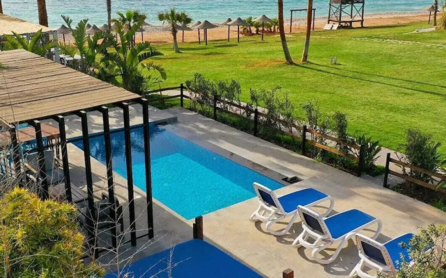 Turquoise Beach Resort