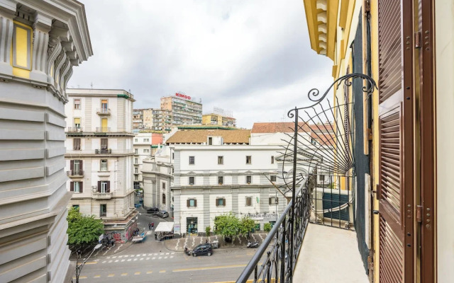 Chic Lifestyle Apartment