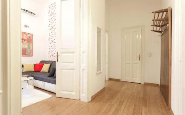 Bumblebee Luxury Apartments