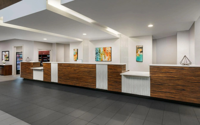 Crowne Plaza Phoenix Airport - PHX by IHG