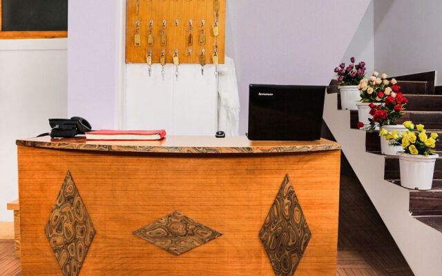 OYO 37004 City Heart Guest House