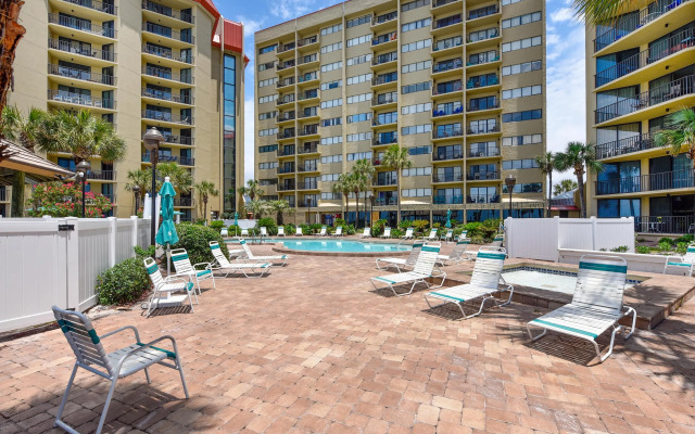 Summerhouse by Book That Condo