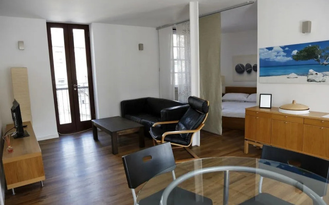 Silver Lining - Mile Apartments