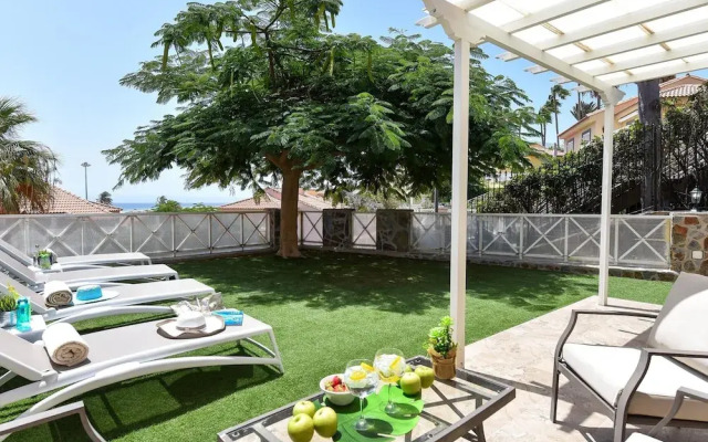 Belvilla by OYO Chalet Santa Ana 15