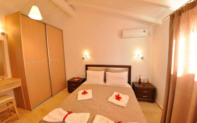 Mazis Apartments