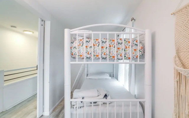 Walk to Campus & Palmer Square: Dtwn Townhome