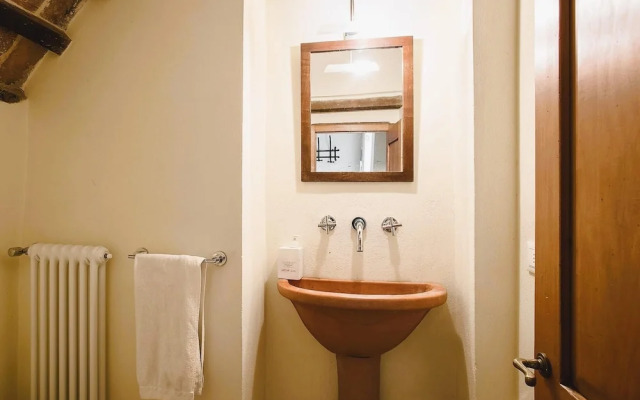 Luxury Sustainability and Eco Pool in Tower Apt