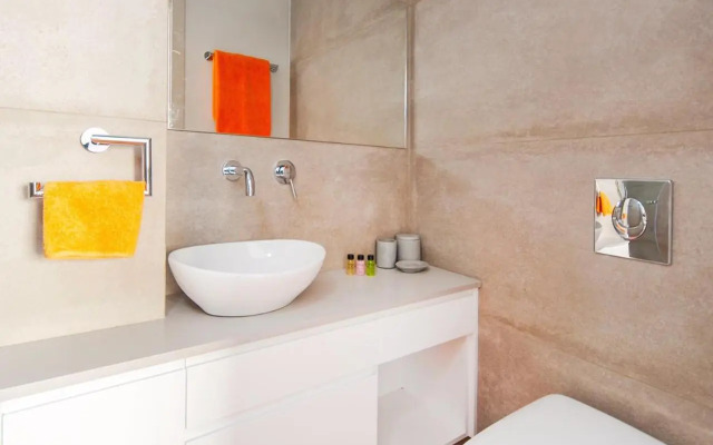 2 Bedroom Frishman Beach