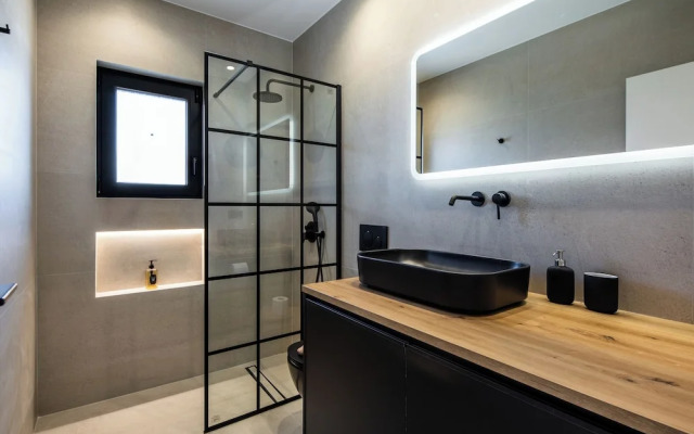 Bloom 2-Bedroom Apartment in Athens