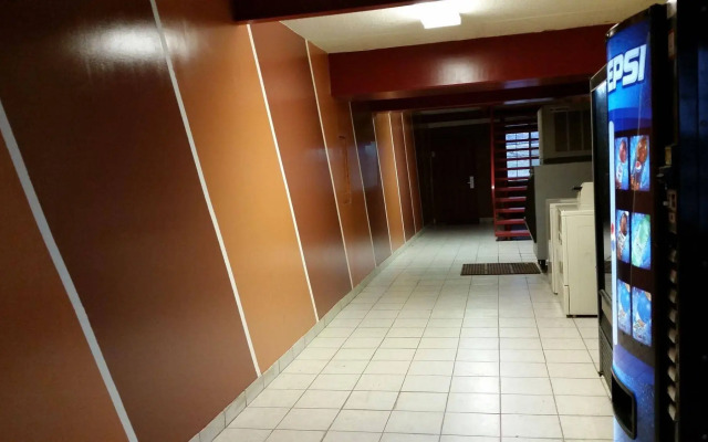 Red Carpet Inn & Suites