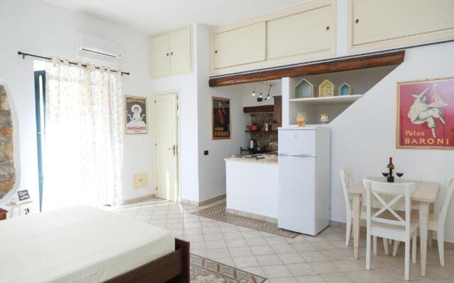 SELF Apartments - Coastal Suite and Central Balcony