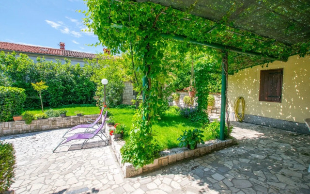 Pleasant 4 person apartment Ana