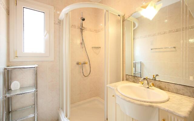 Requesens 166 - Three Bedroom