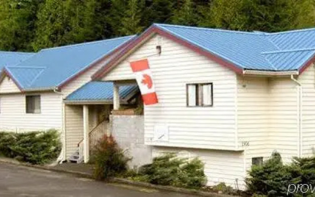 Whale's Tail Guest Suites