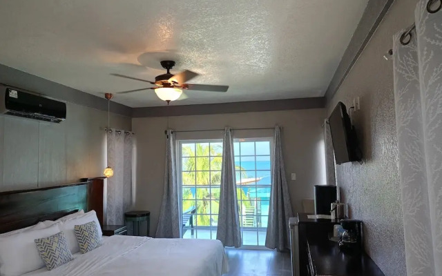 Barefoot Caye Caulker Hotel