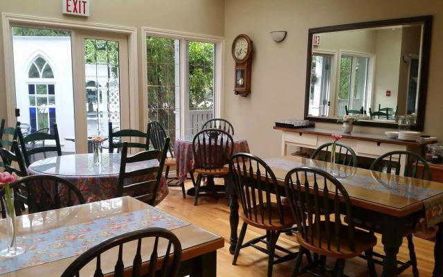 The Lady MacDonald Country Inn