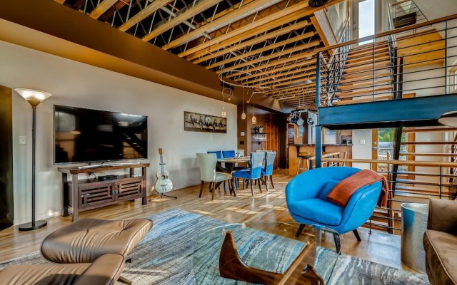 Old Town Loft Oasis With Amazing Rooftop Deck!