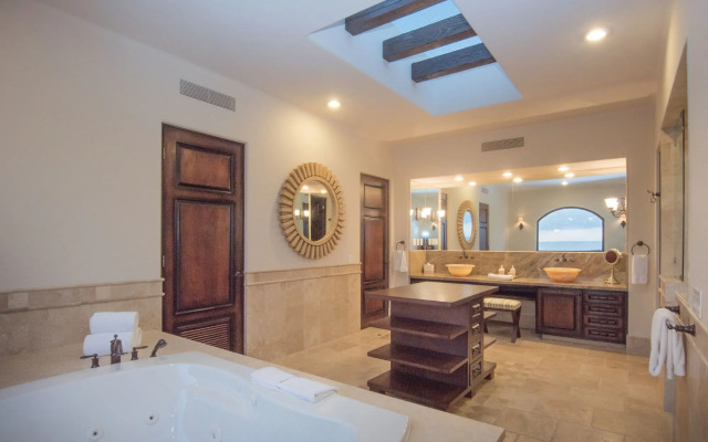 Condo DRC310 by Diamante