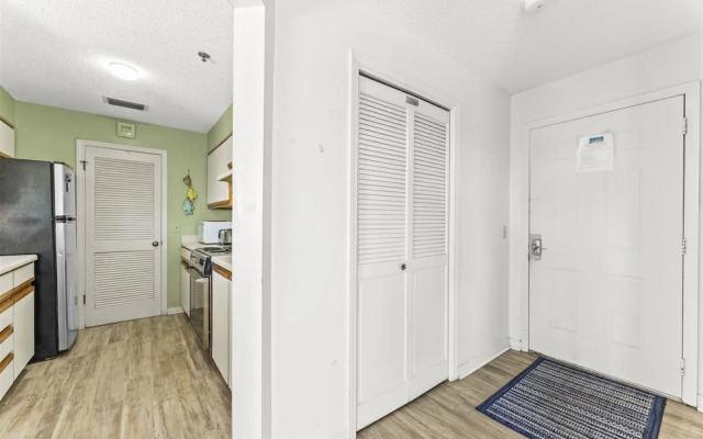 1302b St Thomas Square