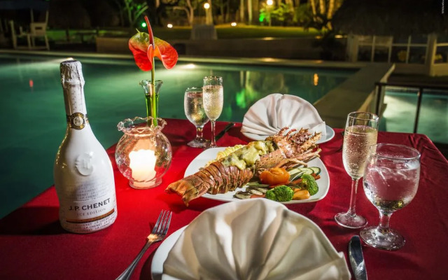 Coronado Golf & Beach Resort