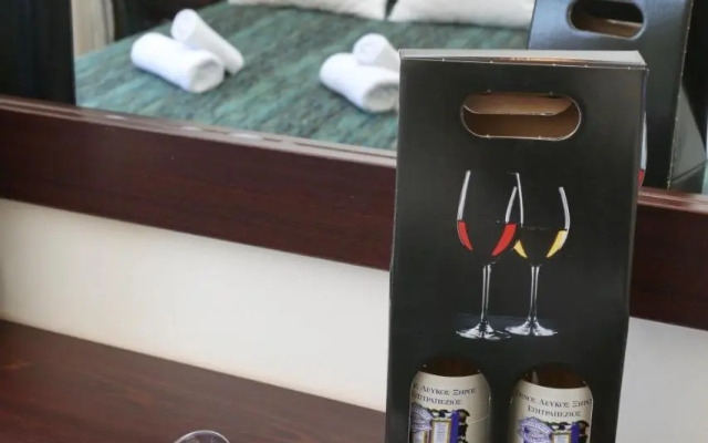 Philoxenia Hotel-Villas