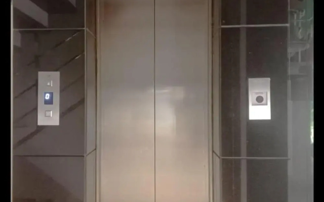 Modern City Service Apartment