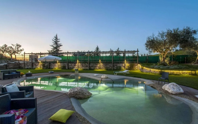 Lavish Home in Fermo With Pool